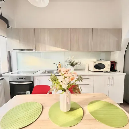 Modern Heaven Victoriei * Бухарест